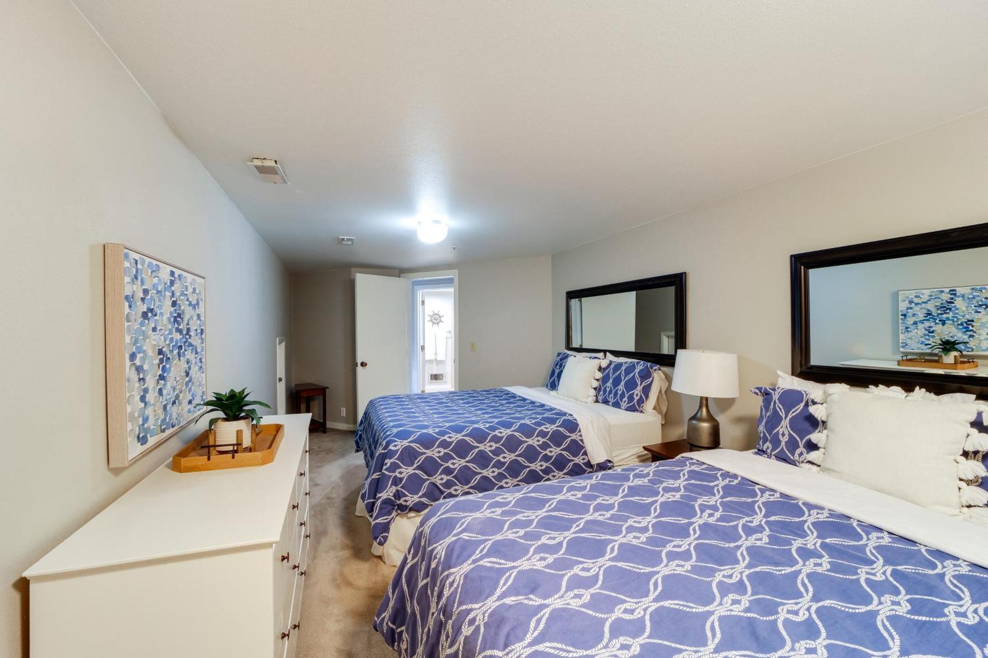 Beautiful Condo With Balcony On Lake Chelan! Exterior photo